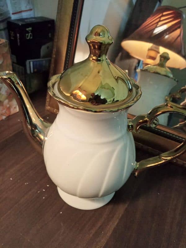 FANCY TEA POT 1