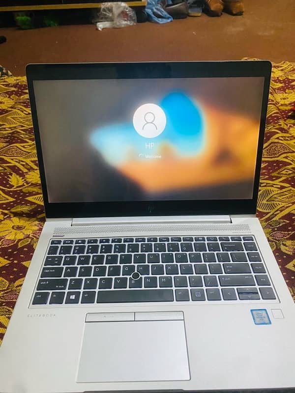 Hp elitebook 840g5 i5 8th gen Touch screen 10