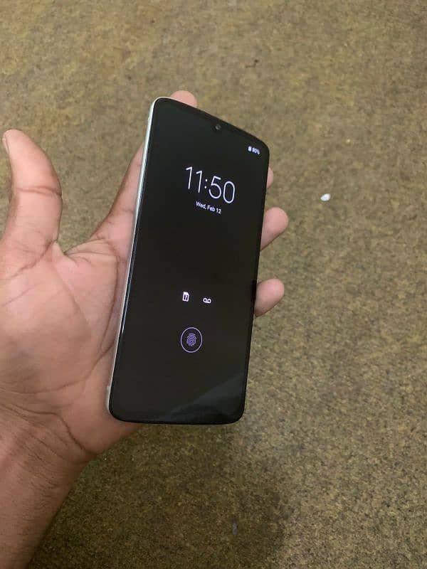 Moto z4.4/128. condition 10.95 pta approved hai only exchange 5