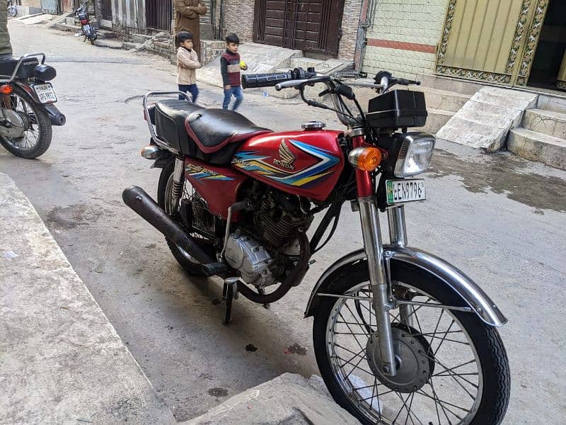 Honda 125 for sale (18 model) Contact 03029694792 Mudassir 0