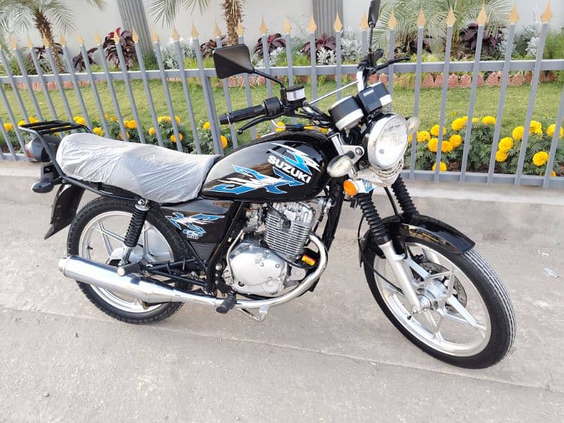 Suzuki GS 150se 9