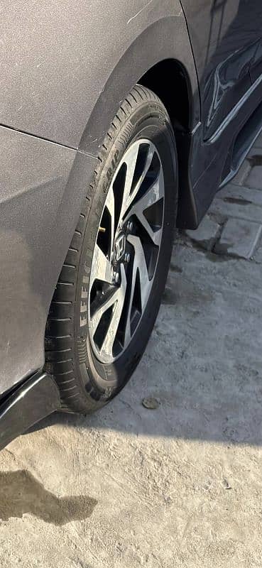 17 inch Civic Rims new condition 1