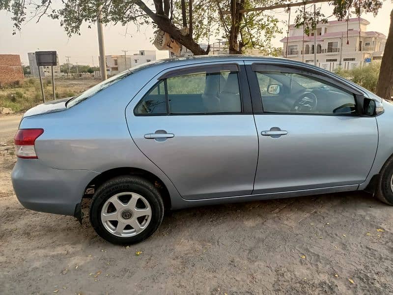 Toyota Belta 2009 1000cc 4