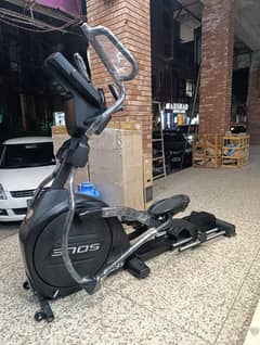 sole E35 elliptical trainer with Auto incline 180kg capacity