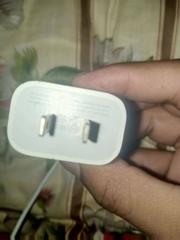 Iphone charger 20 watt 1