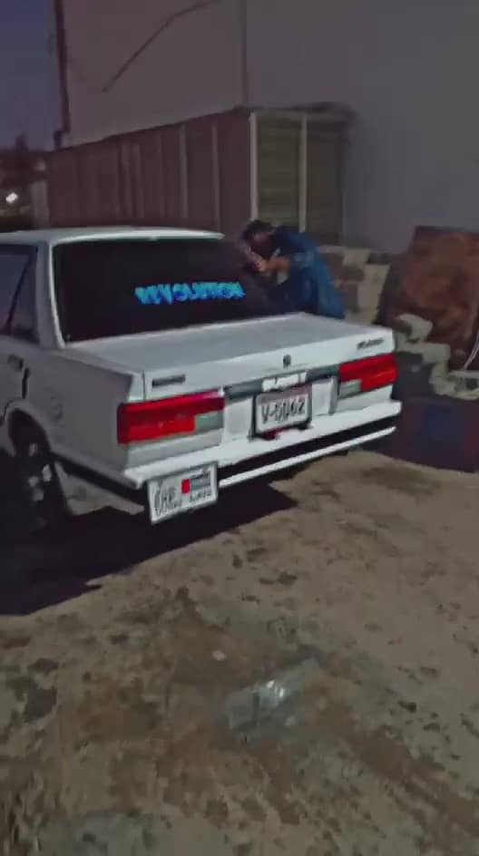 Nissan Sunny 1988 3