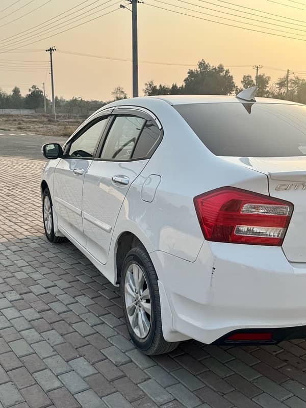 Honda City Aspire 2018 1.5 white wooden interior 5