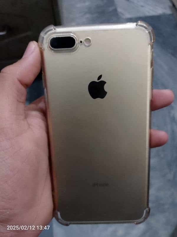 apple I phone 7 plus 32GB PTA approved golden color 1