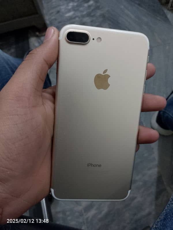 apple I phone 7 plus 32GB PTA approved golden color 2