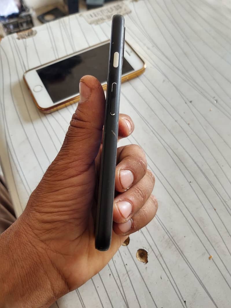 Google Pixel 4 3