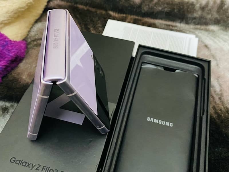 Samsung Z Flip 3 5g Waterpack With box fresh condition imported 2