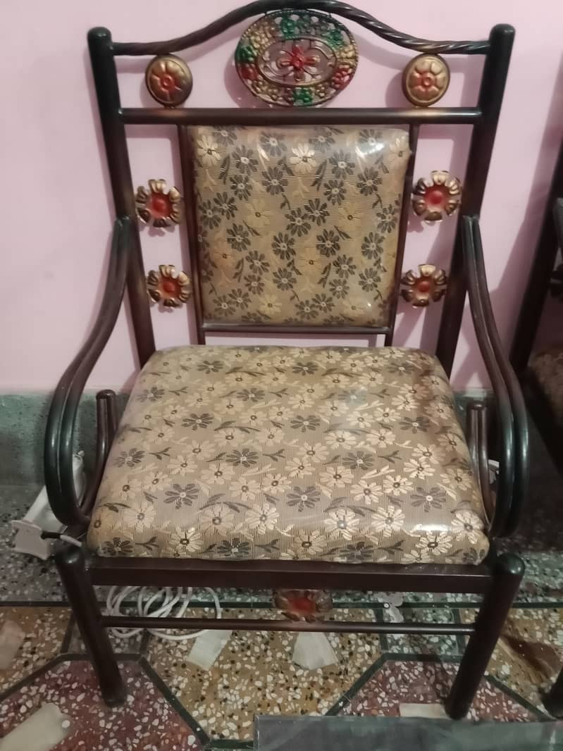 New Condition Iron Sofa Set 3