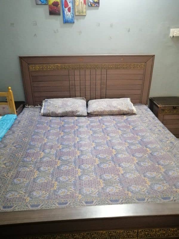 King size bed in good condition 3