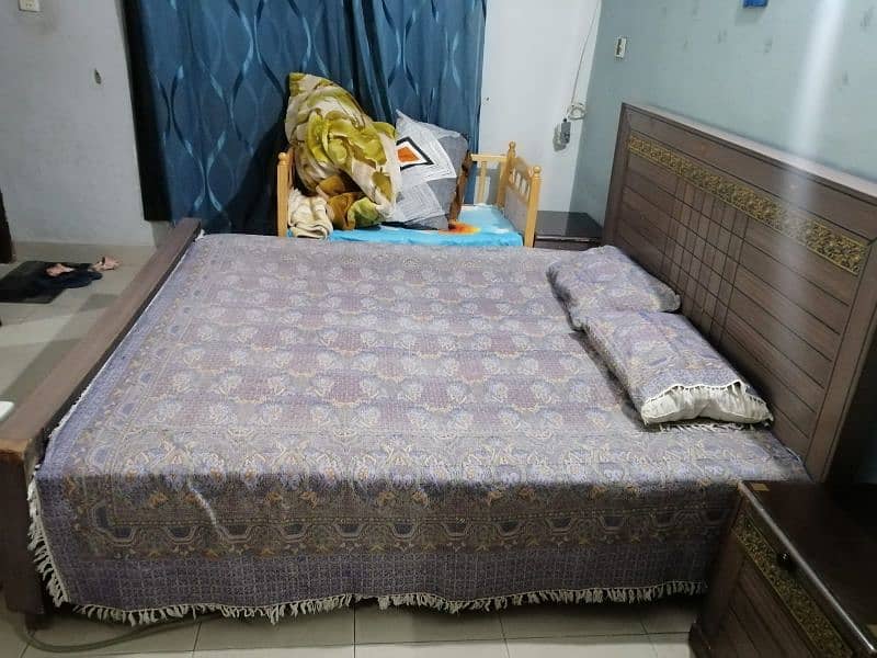 King size bed in good condition 5