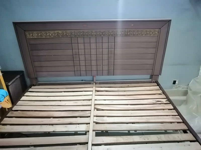 King size bed in good condition 12