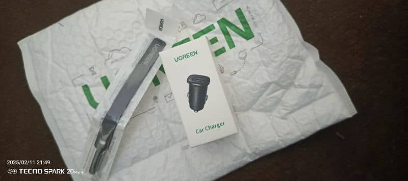 UGREEN car charger 1