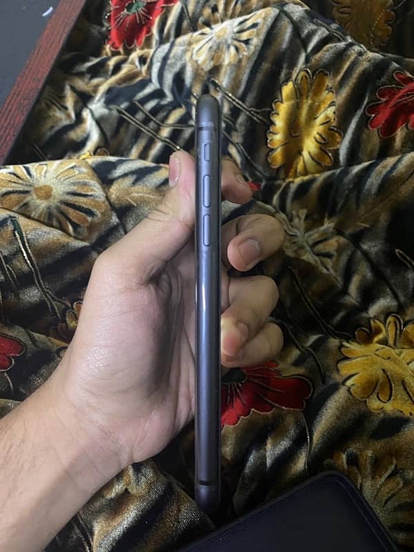 Iphone 11 Black Colour Jv 3