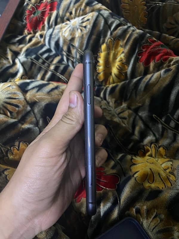 Iphone 11 Black Colour Jv 4