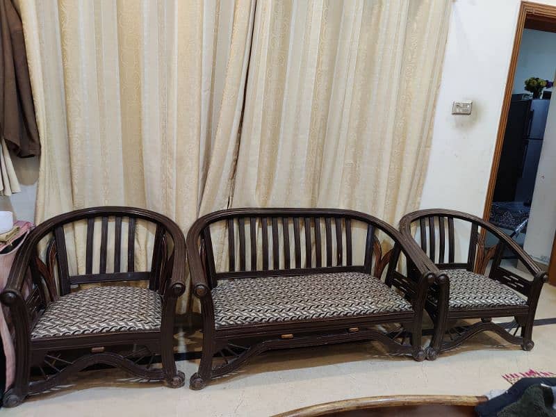 5 seter Sofa best Quality Good condition only Series Buy contact 5