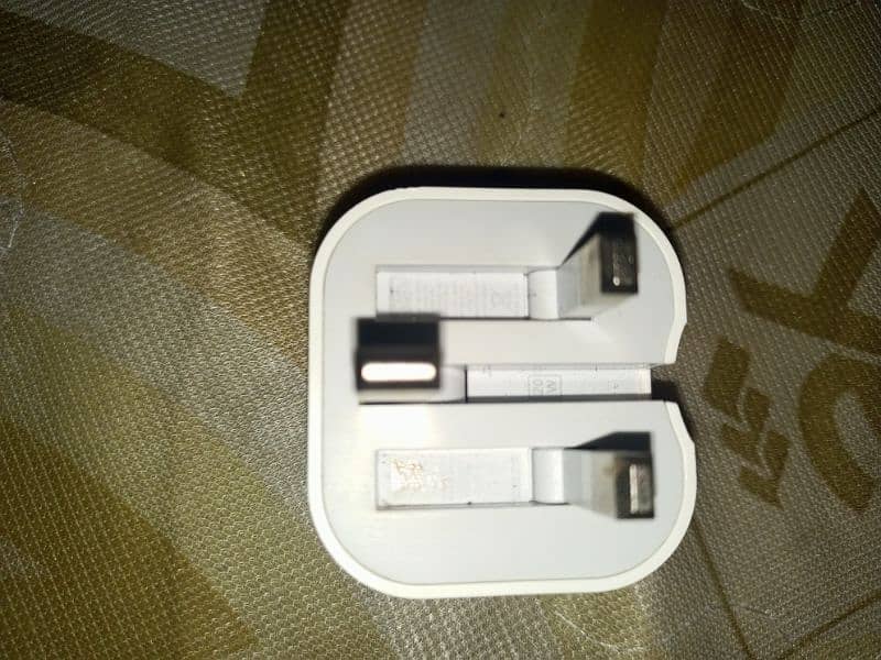 Apple iphone 20W charger 1