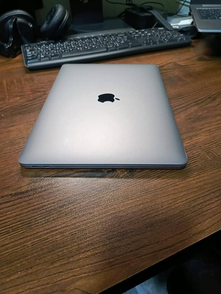 MacBook Pro 13-inch 2017 - i5 - 8GB Ram for Sale 7