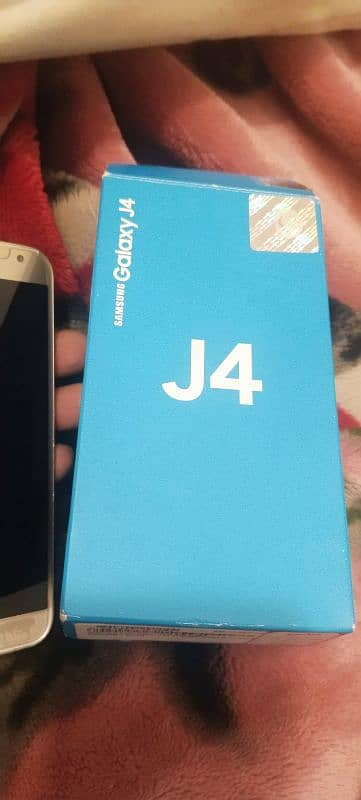 like a brand new condition Samsung Galaxy j4 11