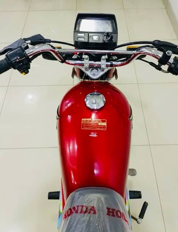 Honda cd70model 2024 Hyderabad number new bike urgsale 8