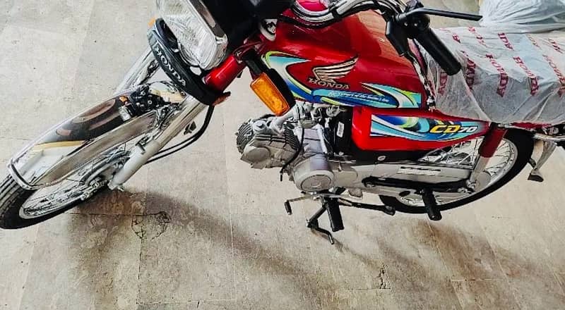 Honda cd70model 2024 Hyderabad number new bike urgsale 9