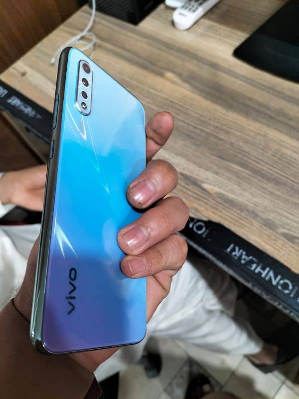 VIVO S1 2