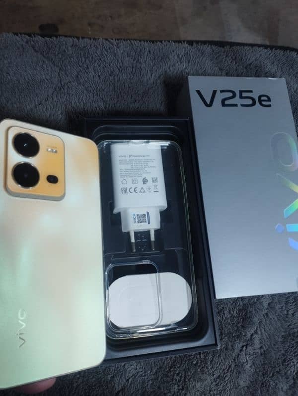 VIVO V25e 1