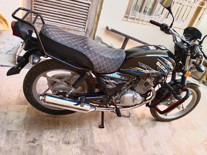 Suzuki GS 150se 1