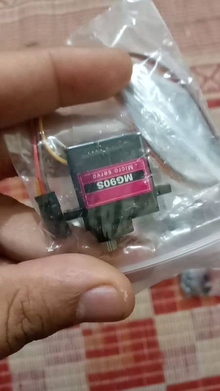 sg 90 servo new 35 pieces 1