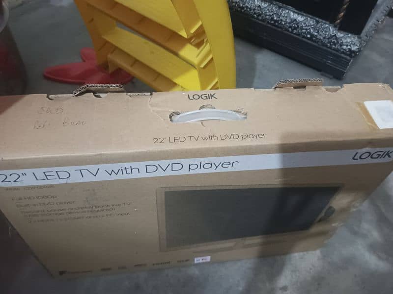 led tv with DVD player 3