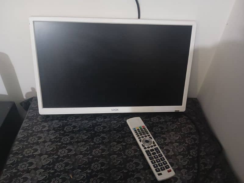 led tv with DVD player 6