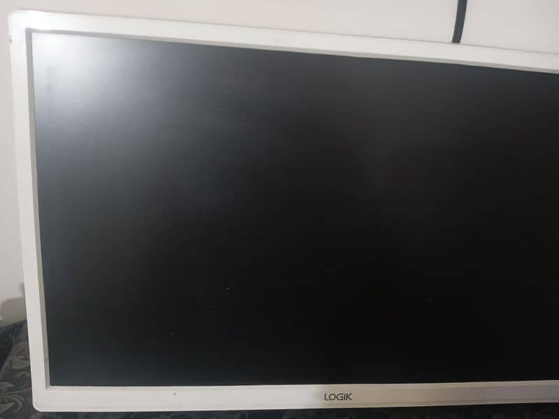 led tv with DVD player 8