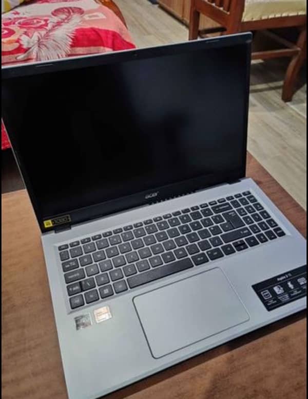 ACER ASPIRE 3 15 7520u- AMD RYZEN 5 8/256 6