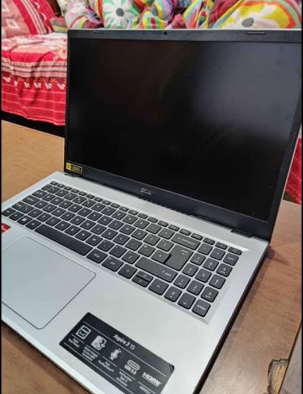 ACER ASPIRE 3 15 7520u- AMD RYZEN 5 8/256 7