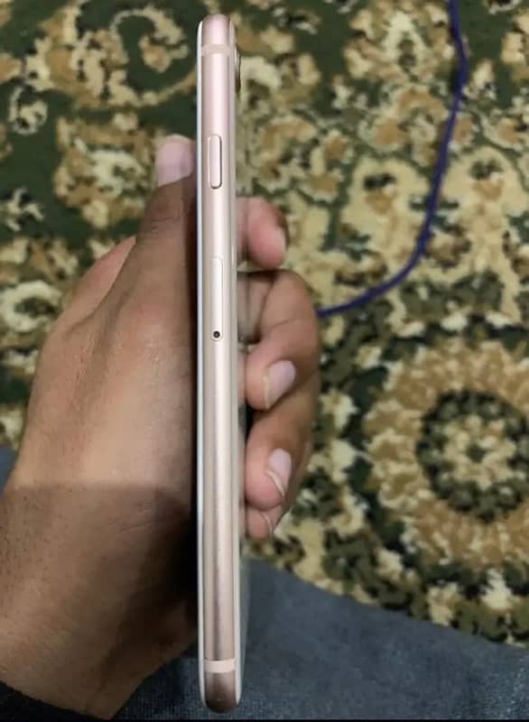 iphone 8  waterpack 256 gb 3