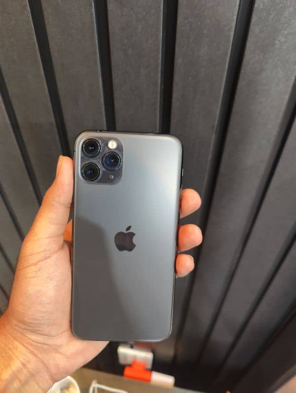 iPhone 11pro 64gb 2