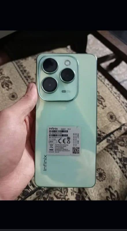 Infinix Hot 40Pro 8/256 All Okay With Box Charger 1