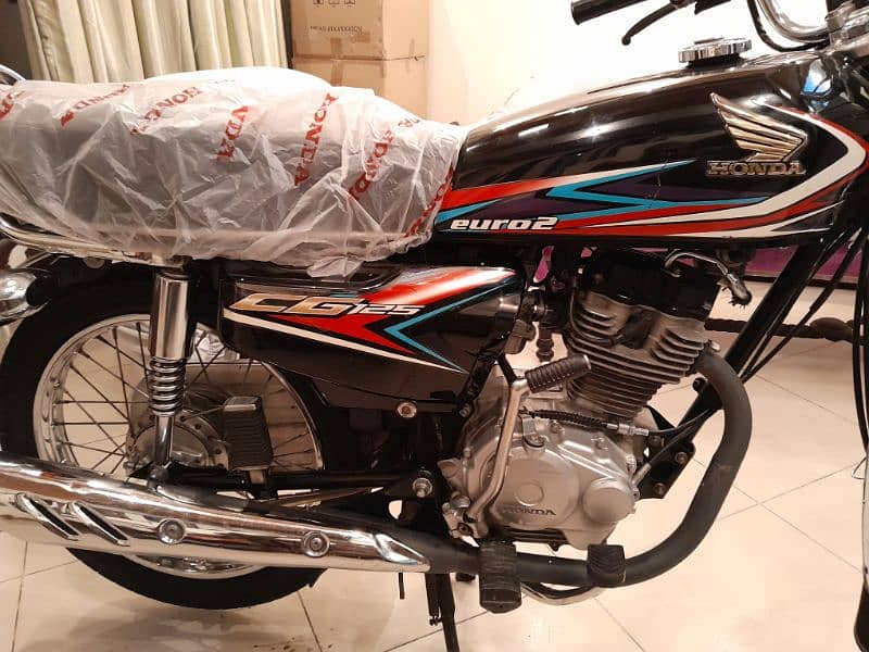 HONDA 125 CELL 0.3. 1.5.9.4. 6.8. 5.9. 1 TOTAL ORIGINAL LIKE NEW BIKE 2019 2