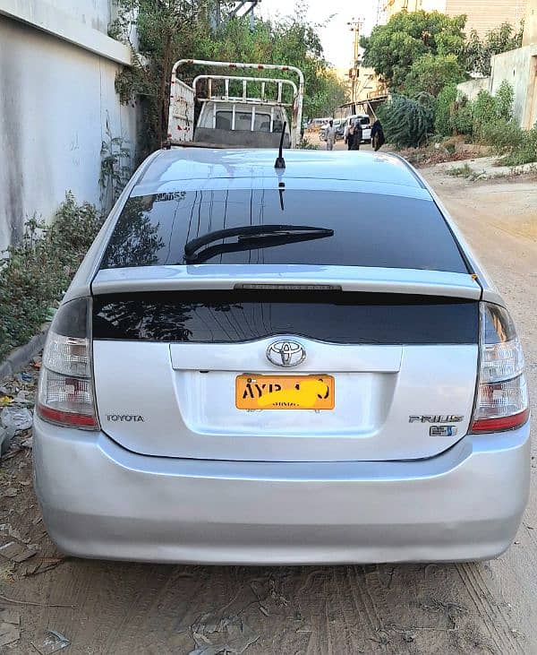 Toyota Prius 2008-2013 in mint condition for sale 4