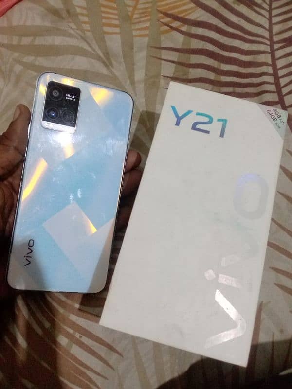 vivo Y21 with box 2