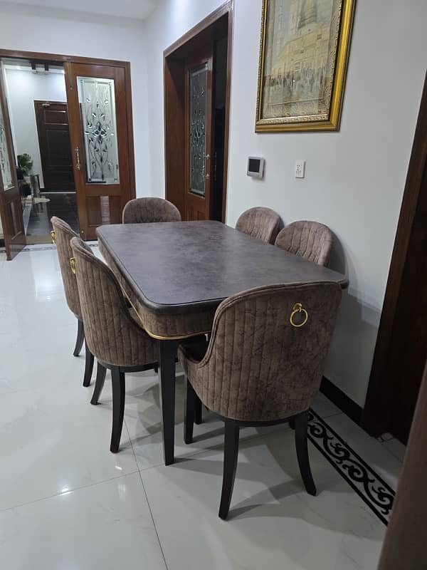 6 seater dining table 0