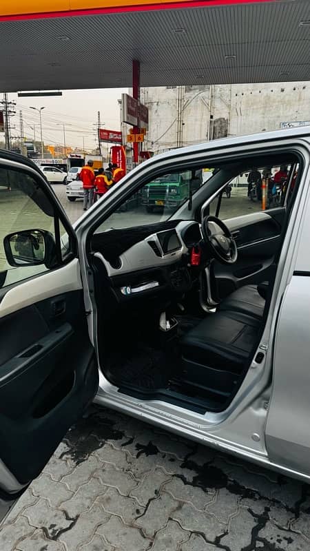 Suzuki Wagon R 2018 4