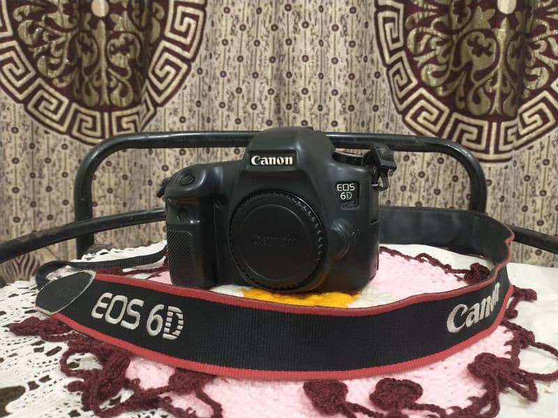 Canon 6D Camera With Lens 3