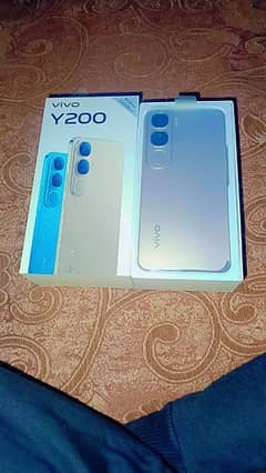 vivo y200 256 GB wala 1 day use hai