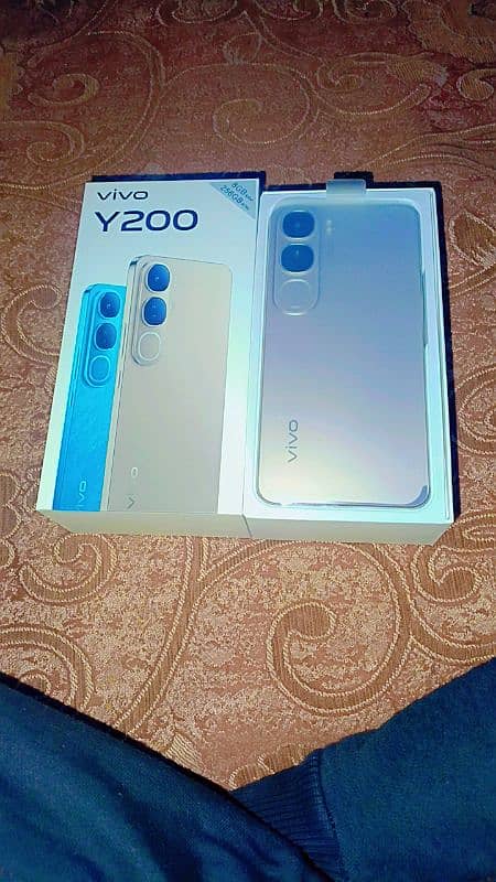 vivo y200 256 GB wala 1 day use hai 0