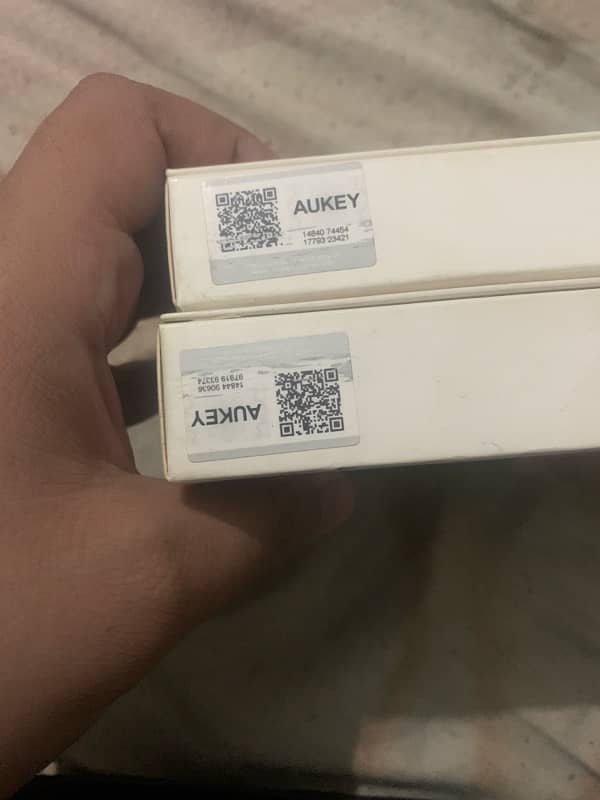 aukey 18W lot charger and iPhone cable 3