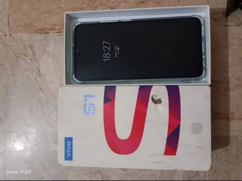 VIVO S1 4/128 GB 1